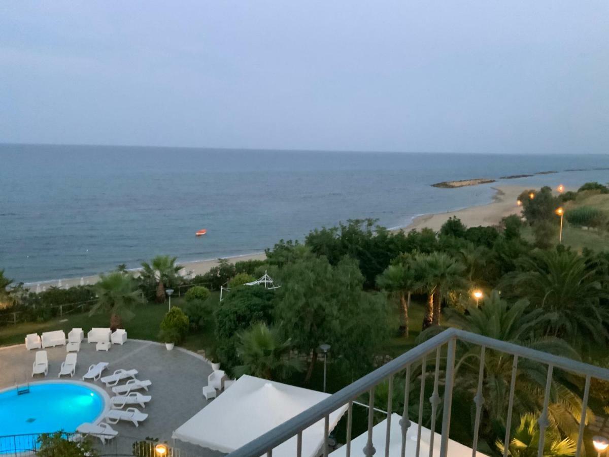 Grand Hotel Balestrieri Torre Melissa Εξωτερικό φωτογραφία